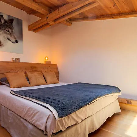Le Beaulieu Chamonix Penthouse Loft | Fireplace & Views - Happy Rentals *