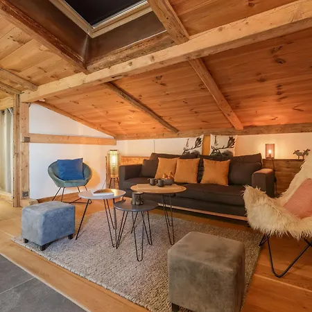 Le Beaulieu Penthouse Loft | Fireplace & Views - Happy 아파트 *