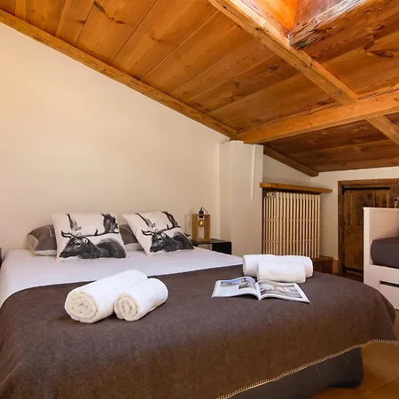 Le Beaulieu Penthouse Loft | Fireplace & Views - Happy Apartment *